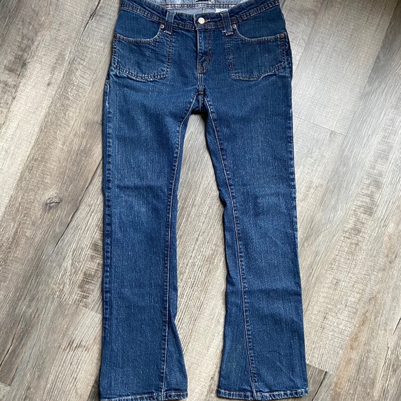 Levi 542 Low Flare Jeans!!